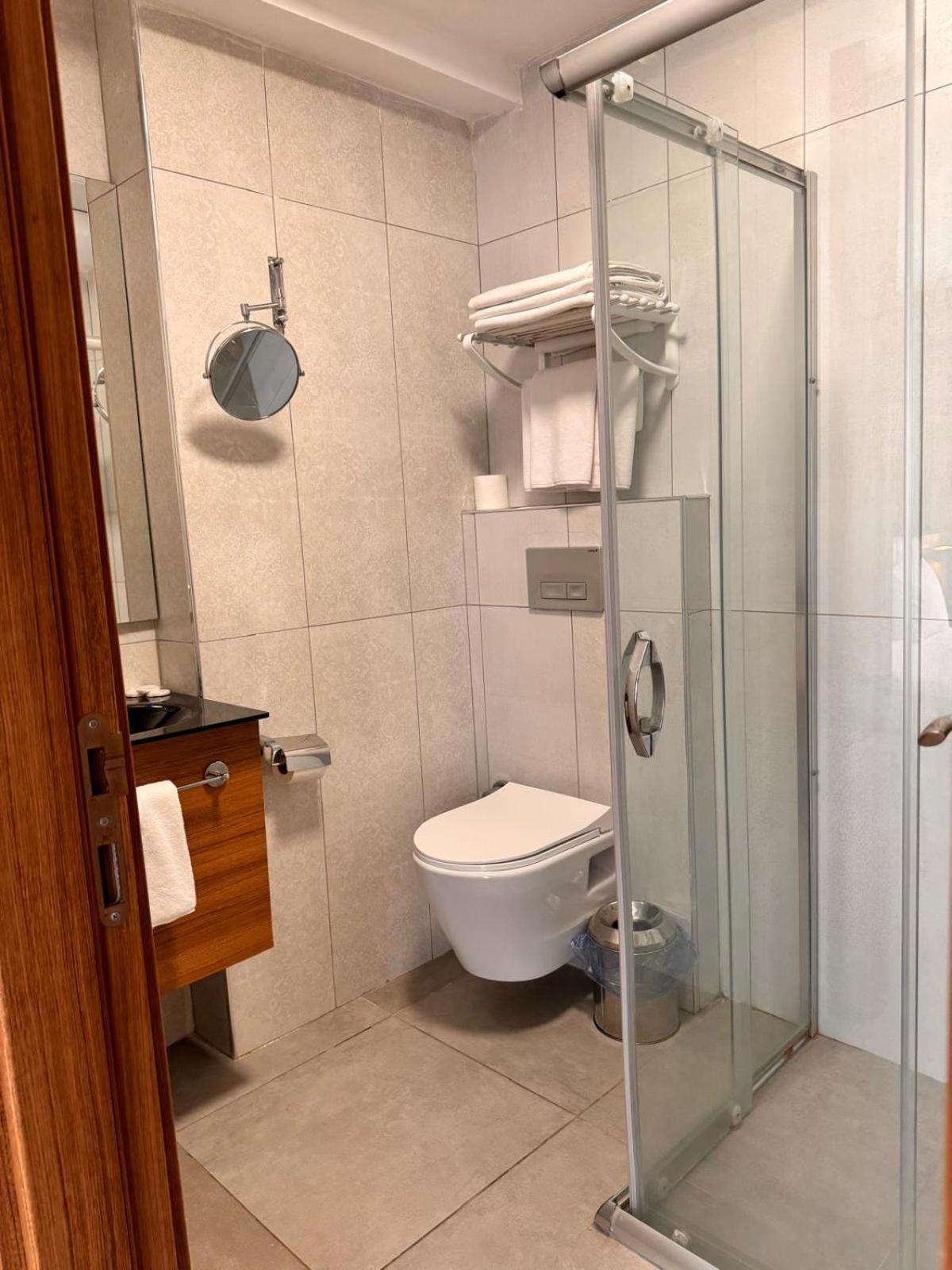 Innport Hotel Gebze Eksteriør billede